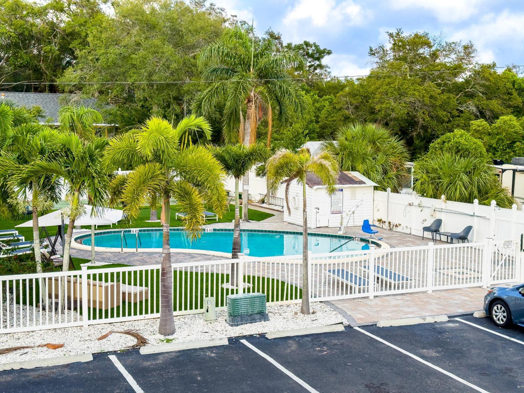 2Q Beds Studio Apt With Shared Pool 01 Clearwater Esterno foto