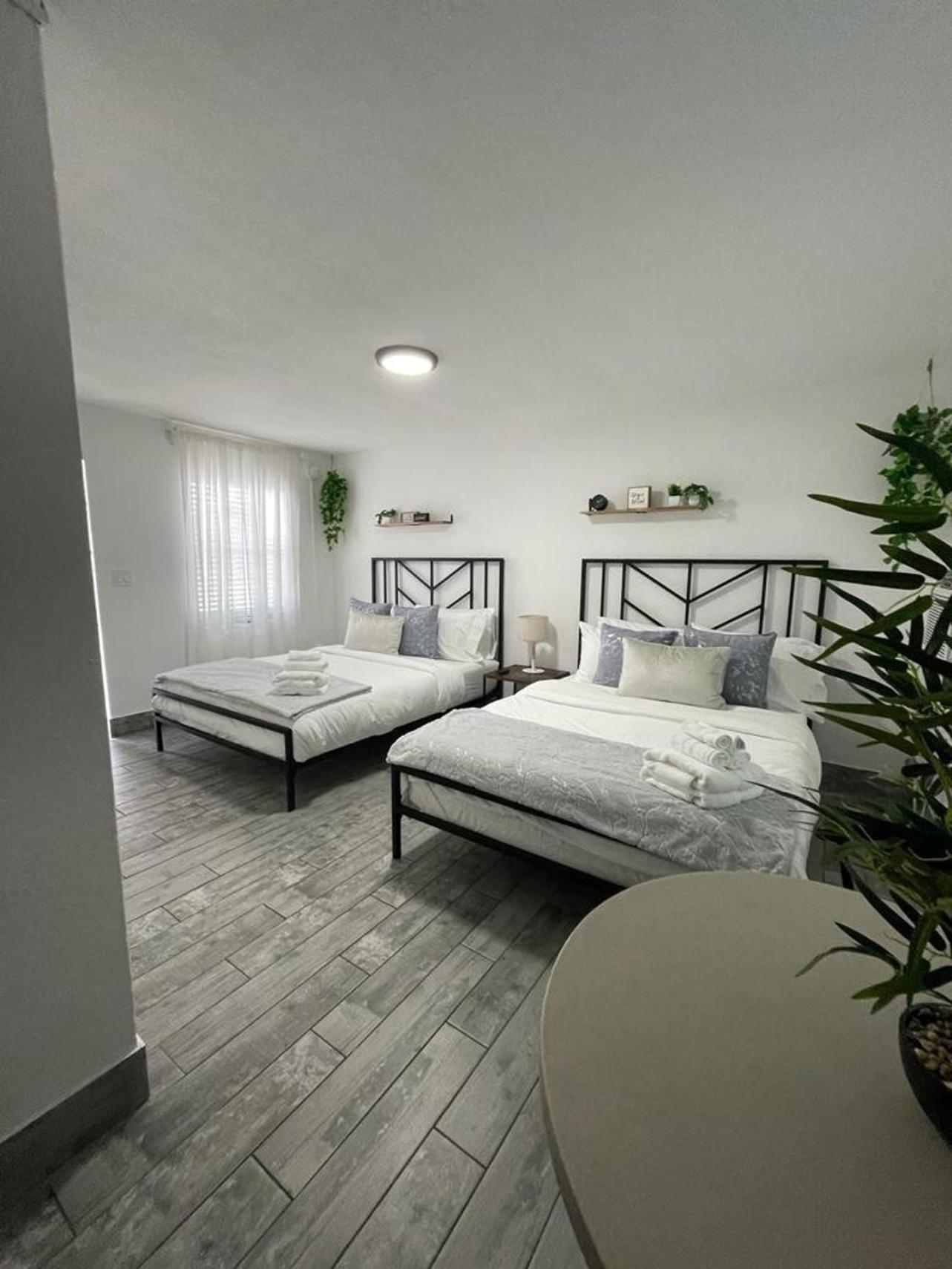 2Q Beds Studio Apt With Shared Pool 01 Clearwater Esterno foto